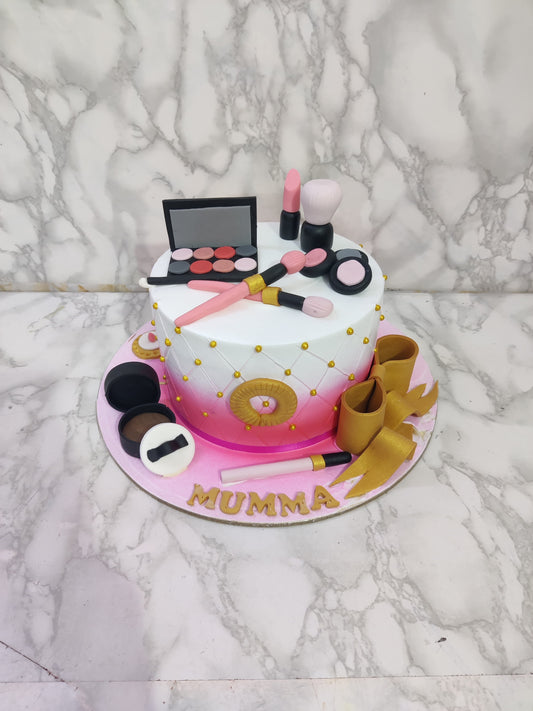 Make-up Kit Cake