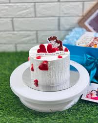 Little Heart Mini Cake [250 Grams]
